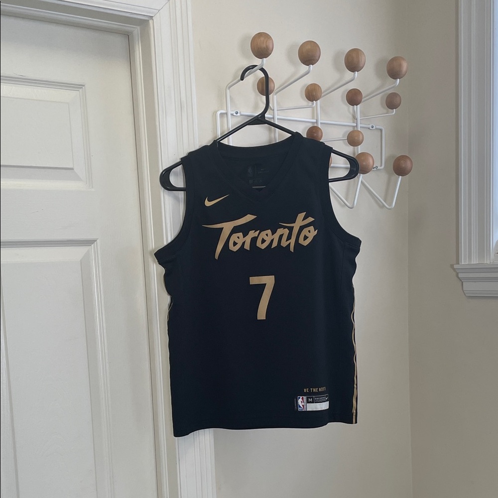 Nike - Youth NBA Toronto Lowry Baseketball Jersey - Black Gold - M